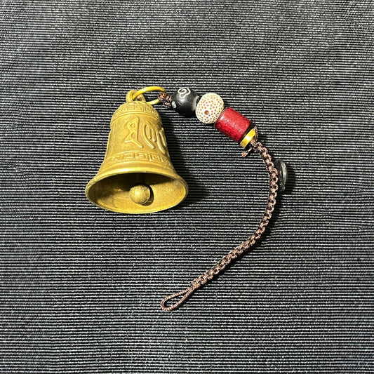 Vintage-Style Copper Alloy Bell Keychain - Fashionable Car Key Ring & Bag Charm for Men and Women, Best for Christmas